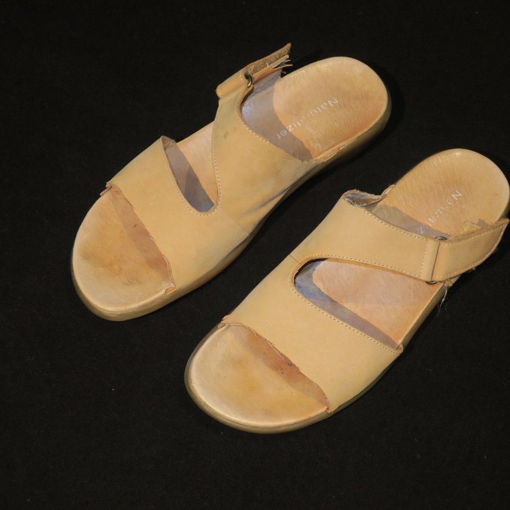 Ladies Naturalizer Leather Uppers